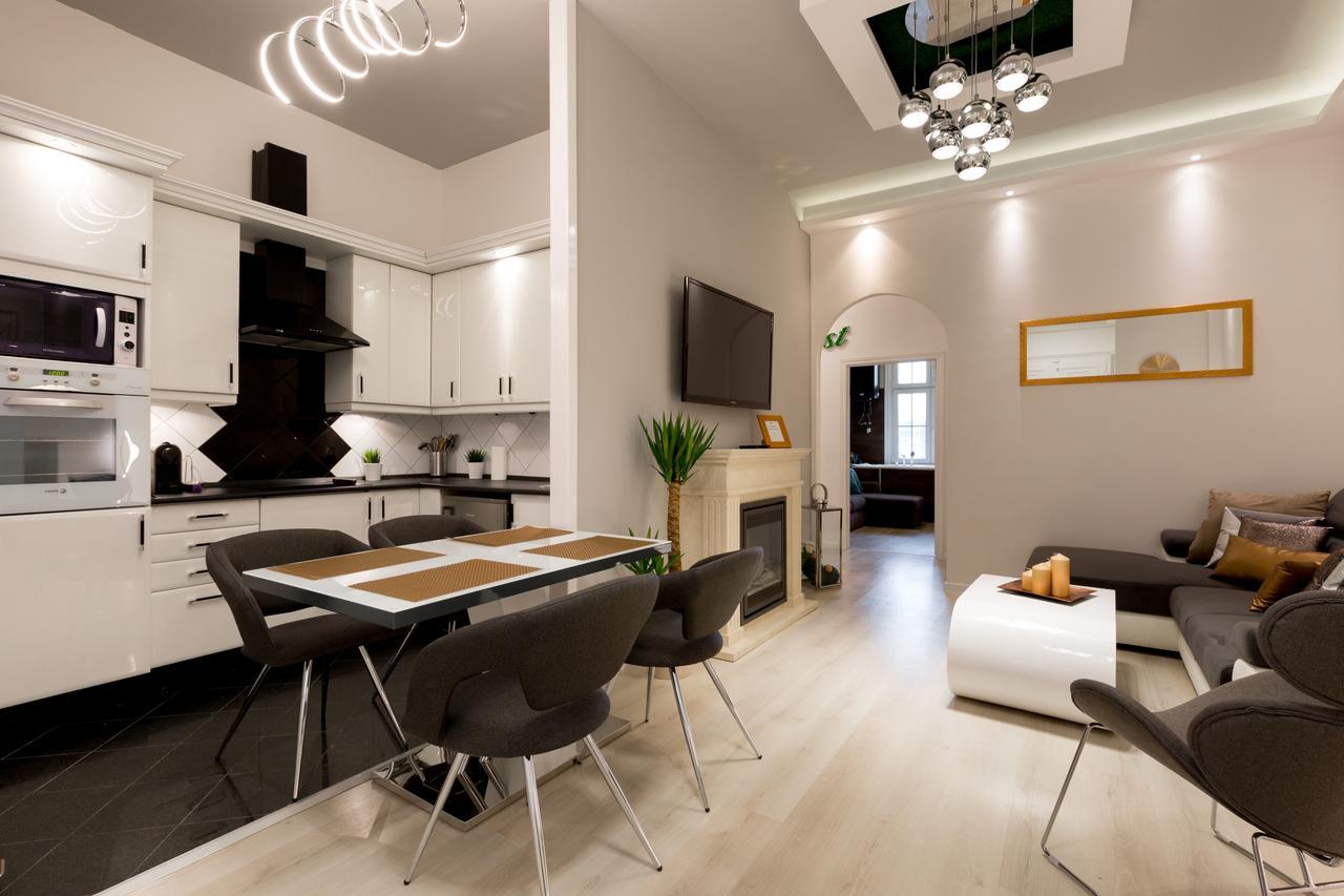 Luxury Dream Home In The Absolute Center Budapest Esterno foto